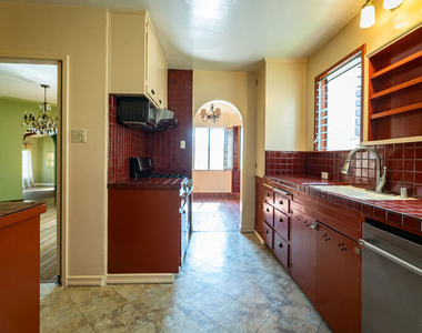 2005 Holmby Avenue - Photo Thumbnail 7