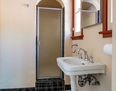 2005 Holmby Avenue - Photo Thumbnail 14