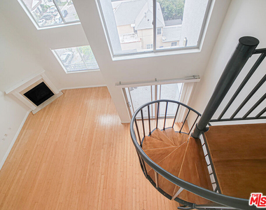 1042 S Kingsley Drive - Photo Thumbnail 4