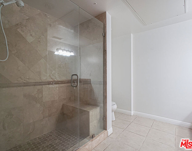 1042 S Kingsley Drive - Photo Thumbnail 12