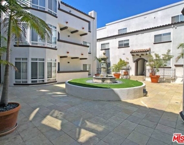 10560 Santa Monica - Photo Thumbnail 13