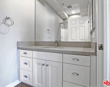 10560 Santa Monica - Photo Thumbnail 10
