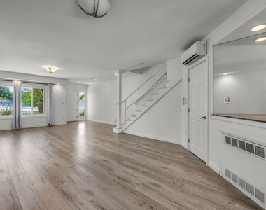 8025 Redlands Street - Photo Thumbnail 5
