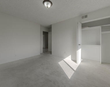 2106 W 166th Street - Photo Thumbnail 29