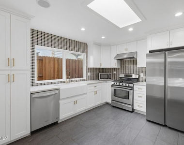 5844 Conifer Street - Photo Thumbnail 7