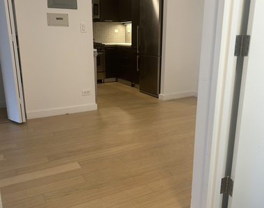 East 39th Street - Photo Thumbnail 5