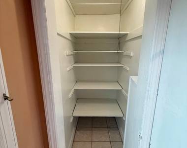 Luxurious 76th Street, Woodhaven Apartment - Photo Thumbnail 9