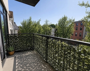 27 Woodbine Street - Photo Thumbnail 6