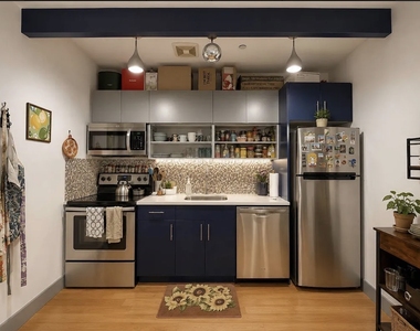 27 Woodbine Street - Photo Thumbnail 2