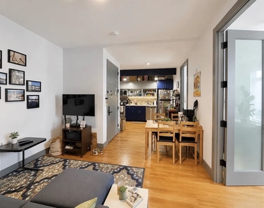 27 Woodbine Street - Photo Thumbnail 4