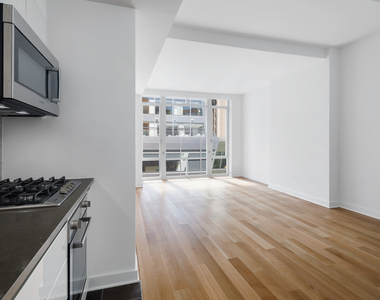 1050 6th Avenue - Photo Thumbnail 1