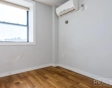 100 Dupont Street - Photo Thumbnail 13