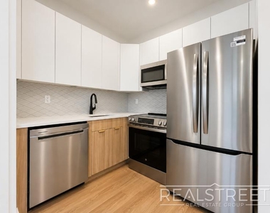 1260 Prospect Place - Photo Thumbnail 2