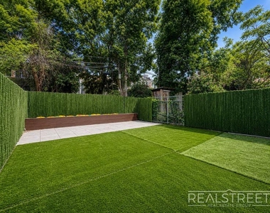 1260 Prospect Place - Photo Thumbnail 7