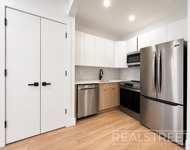 1260 Prospect Place - Photo Thumbnail 3