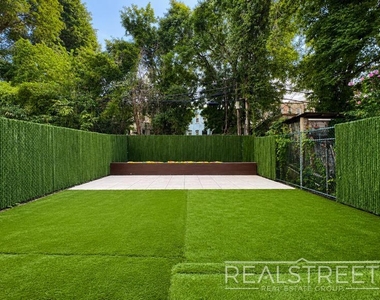 1260 Prospect Place - Photo Thumbnail 7