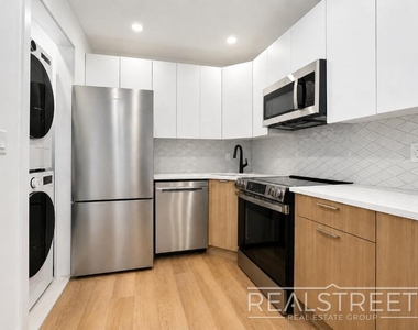 1260 Prospect Place - Photo Thumbnail 3