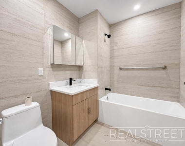 1260 Prospect Place - Photo Thumbnail 6