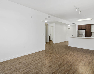 1333 Powell Street - Photo Thumbnail 7