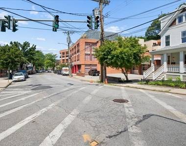 51 Main Street - Photo Thumbnail 2