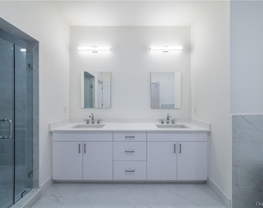 110 Chatsworth Avenue - Photo Thumbnail 13