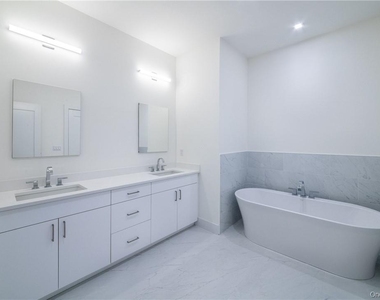 110 Chatsworth Avenue - Photo Thumbnail 14