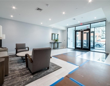 110 Chatsworth Avenue - Photo Thumbnail 4