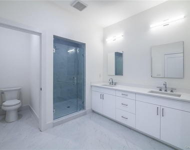 110 Chatsworth Avenue - Photo Thumbnail 12