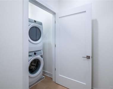 110 Chatsworth Avenue - Photo Thumbnail 18