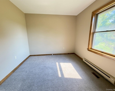 709 Bloomingburg Road - Photo Thumbnail 9