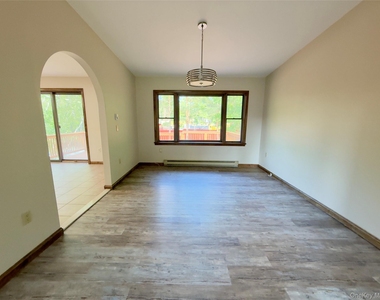 709 Bloomingburg Road - Photo Thumbnail 4