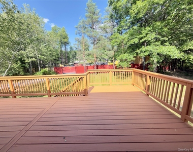 709 Bloomingburg Road - Photo Thumbnail 17