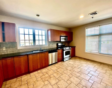259 Glen Cove Avenue - Photo Thumbnail 2