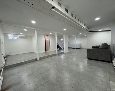 267 Plainfield Avenue - Photo Thumbnail 2