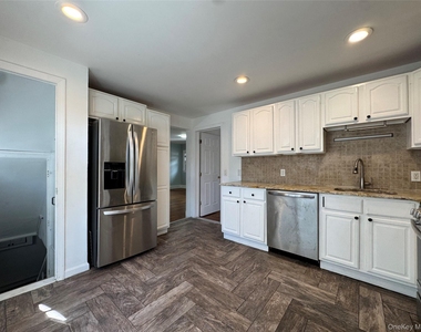 267 Plainfield Avenue - Photo Thumbnail 21