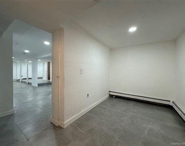 267 Plainfield Avenue - Photo Thumbnail 5