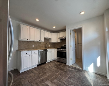 267 Plainfield Avenue - Photo Thumbnail 20