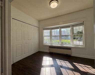267 Plainfield Avenue - Photo Thumbnail 15