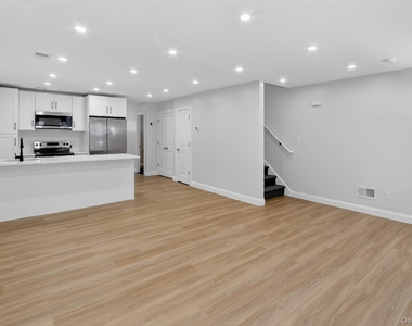 17 Hooker Street - Photo Thumbnail 3