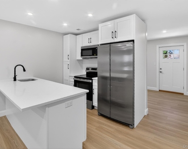 19 Hooker Street - Photo Thumbnail 6