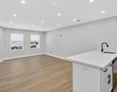 19 Hooker Street - Photo Thumbnail 5