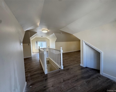 267 Plainfield Avenue - Photo Thumbnail 18