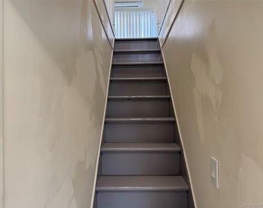 267 Plainfield Avenue - Photo Thumbnail 15