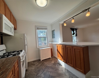 267 Plainfield Avenue - Photo Thumbnail 9