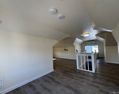 267 Plainfield Avenue - Photo Thumbnail 19