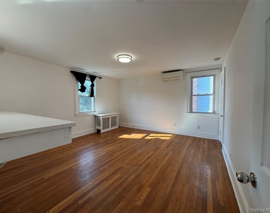 267 Plainfield Avenue - Photo Thumbnail 11