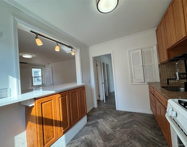 267 Plainfield Avenue - Photo Thumbnail 10