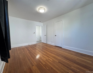 267 Plainfield Avenue - Photo Thumbnail 7