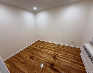 4622 59th Street - Photo Thumbnail 8