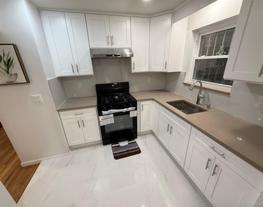 4622 59th Street - Photo Thumbnail 6
